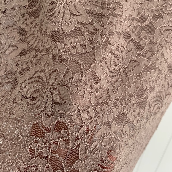 Forever 21 Lace Overlay Pencil Skirt Size Small - Picture 5 of 8